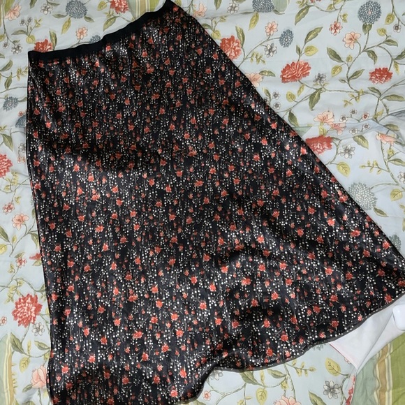 Victorias Secret Pink Floral High Waisted Slip Skirt - Picture 4 of 9